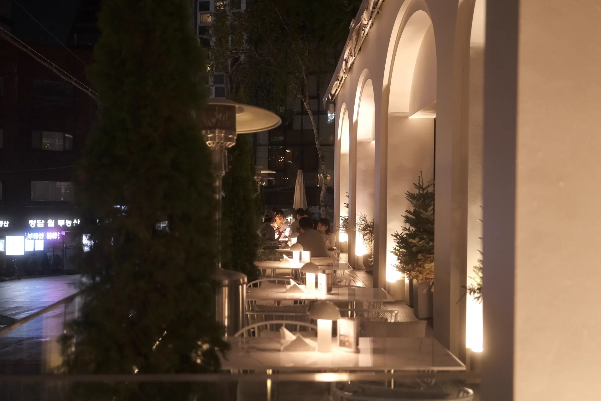 People the Terrace 1