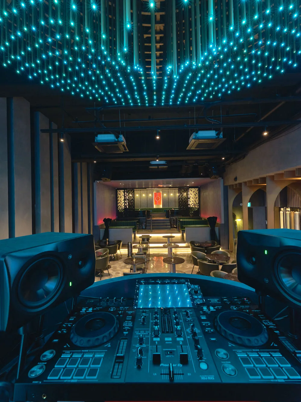 WHW Lounge 3