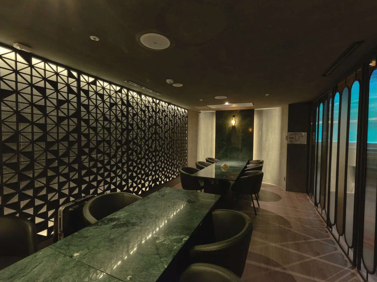 WHW Lounge 8
